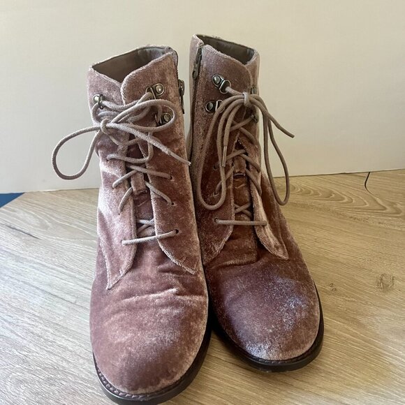 L. Paolo Velvet Lace Up Heel Boots Size 9 - Picture 7 of 7